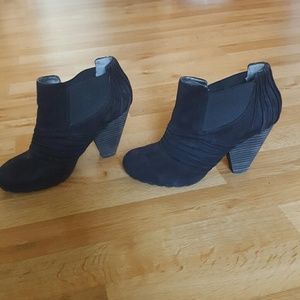 Vince Canuto suede bootie sz 7.5